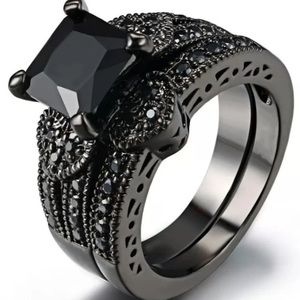 2 pcs of‎ cubic zirconia
